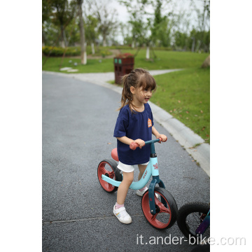 Nuovo modello di bici senza pedali con tubo in acciaio